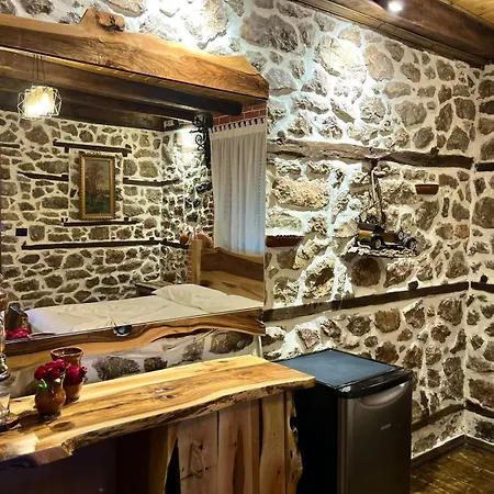 Vechia Mitllari